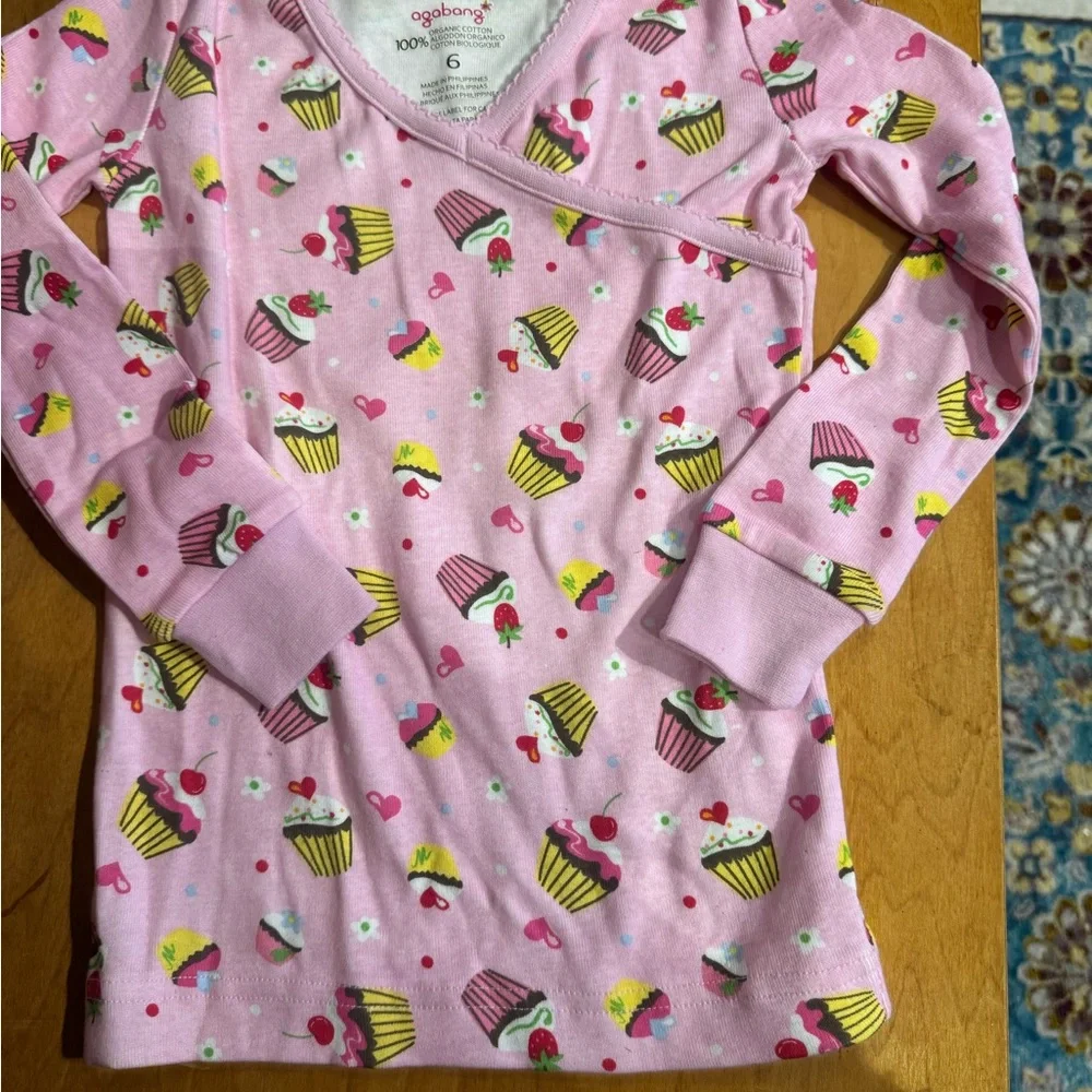 100% Organic Cotton Pink Cupcake Kids 2 piece Pajamas - kids 4-6 years - NWT